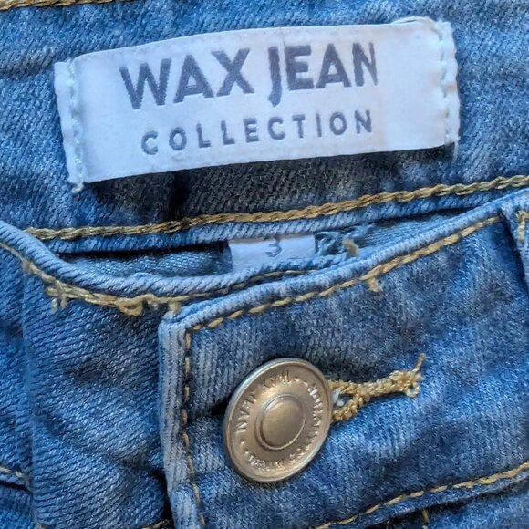 Classic Denim Jeans - Picture 4 of 11